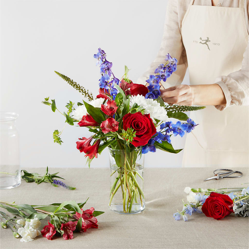 Star Spangled - A Florist Original – MARY'S GIFT SHOP, Watsonville CA